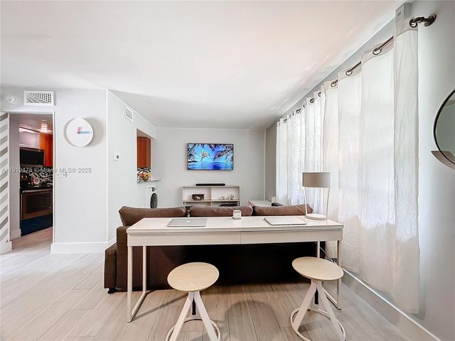 651 NE 60th St 12, Miami, FL 33137