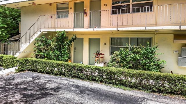 651 NE 60th St 12, Miami, FL 33137