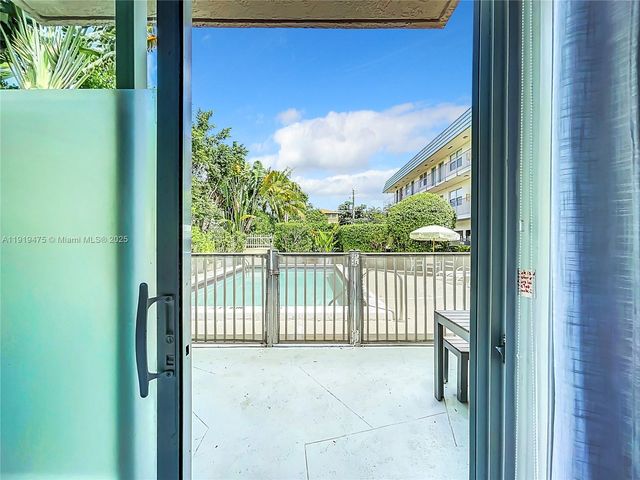 651 NE 60th St 12, Miami, FL 33137