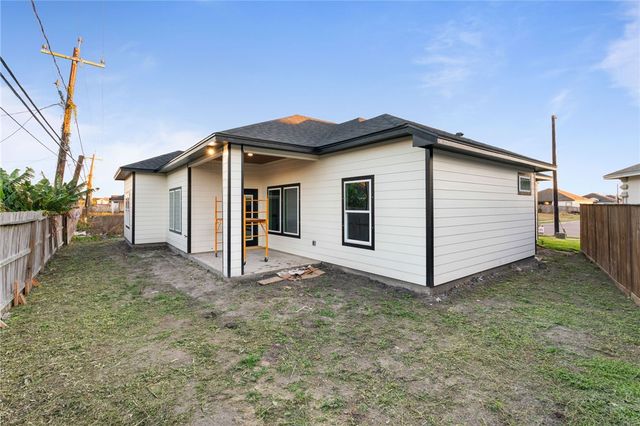 6650 La Salle Dr, Corpus Christi, TX 78414