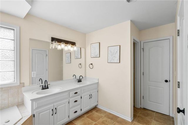 9338 NW 86th Terrace, Kansas City, MO 64153
