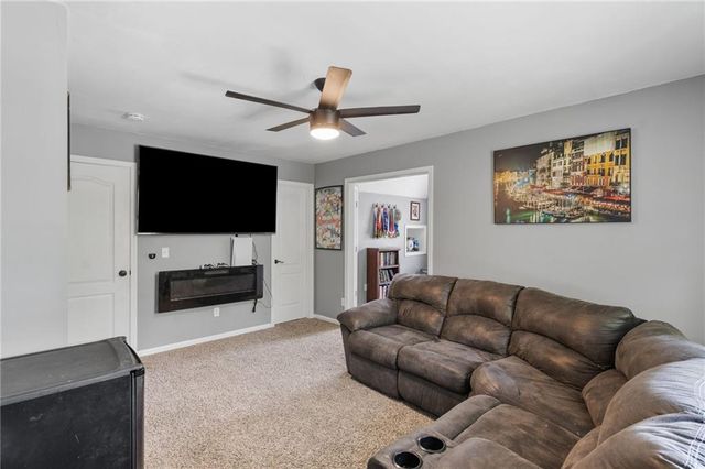 9338 NW 86th Terrace, Kansas City, MO 64153