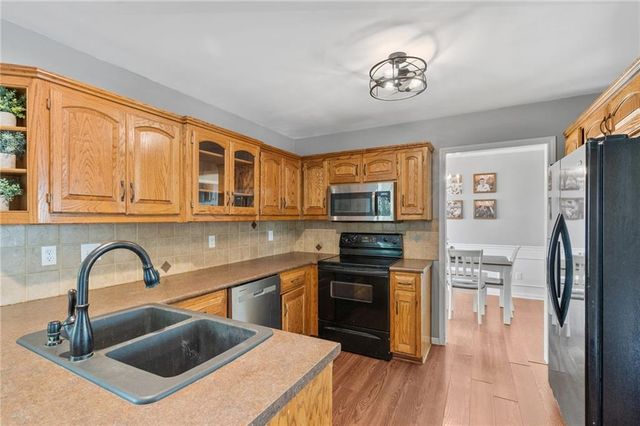 9338 NW 86th Terrace, Kansas City, MO 64153