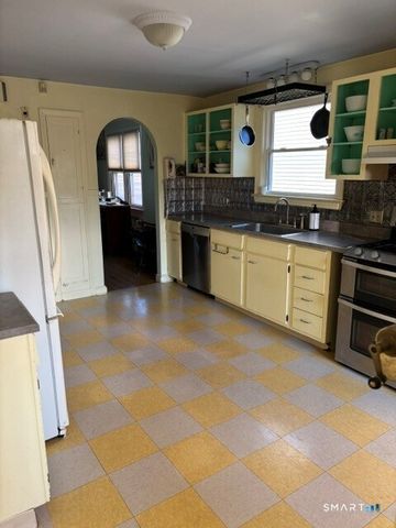 91 College Street, Stratford, CT 06614