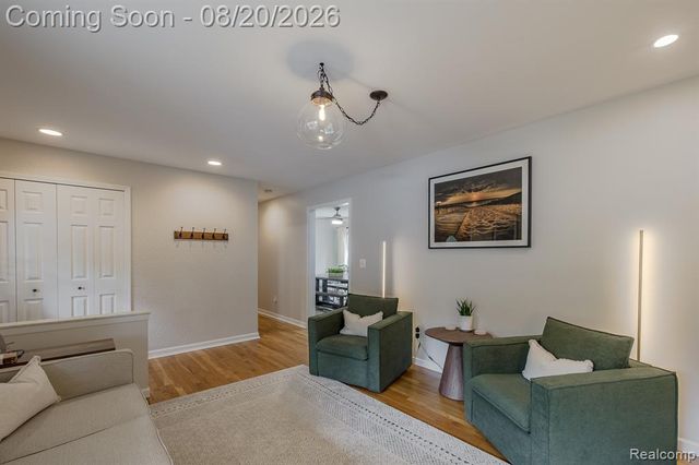 428 Carter Drive, Troy, MI 48098