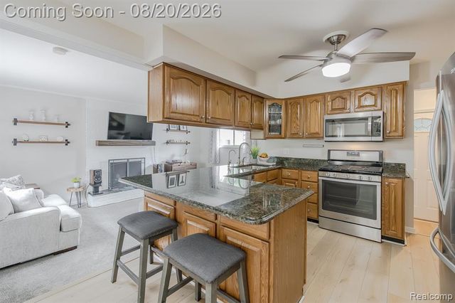 428 Carter Drive, Troy, MI 48098