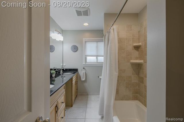 428 Carter Drive, Troy, MI 48098