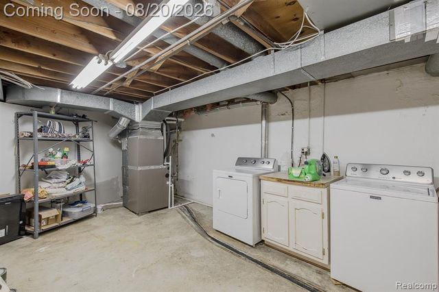 428 Carter Drive, Troy, MI 48098