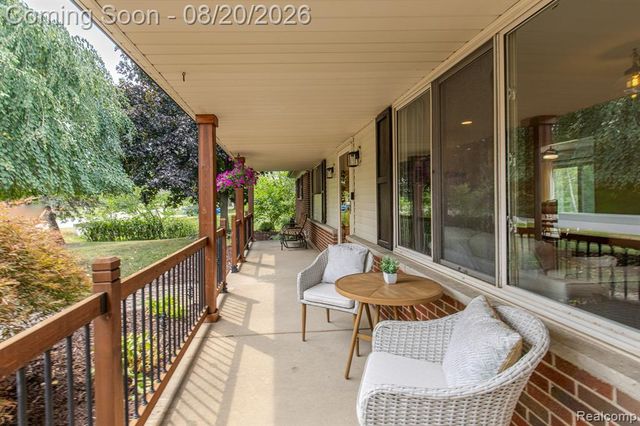 428 Carter Drive, Troy, MI 48098