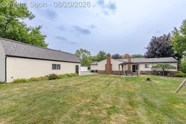 428 Carter Drive, Troy, MI 48098