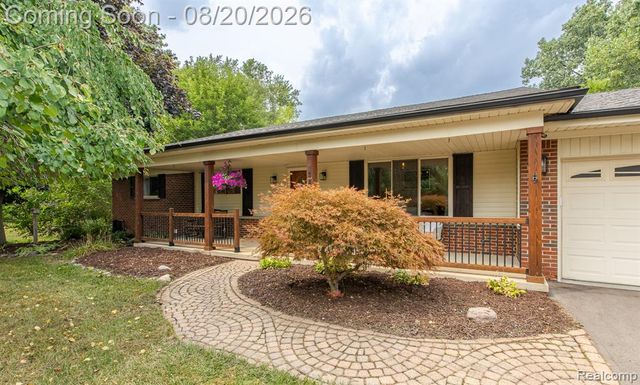 428 Carter Drive, Troy, MI 48098