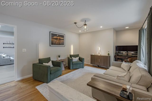 428 Carter Drive, Troy, MI 48098