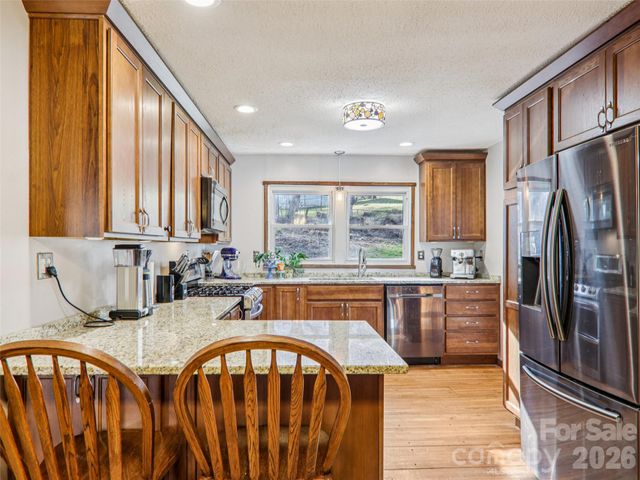7 Landon Mountain Lane, Weaverville, NC 28787
