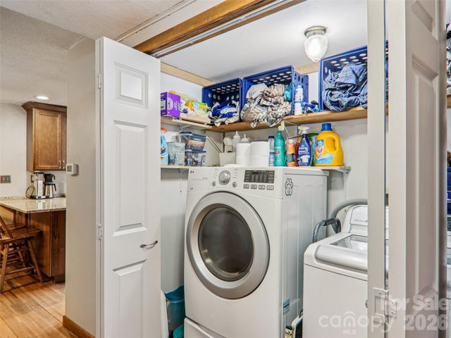 7 Landon Mountain Lane, Weaverville, NC 28787