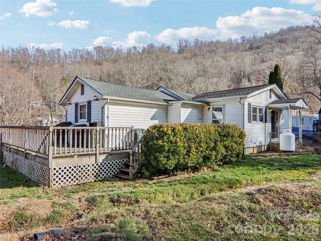 7 Landon Mountain Lane, Weaverville, NC 28787