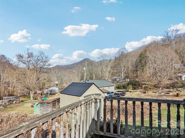 7 Landon Mountain Lane, Weaverville, NC 28787