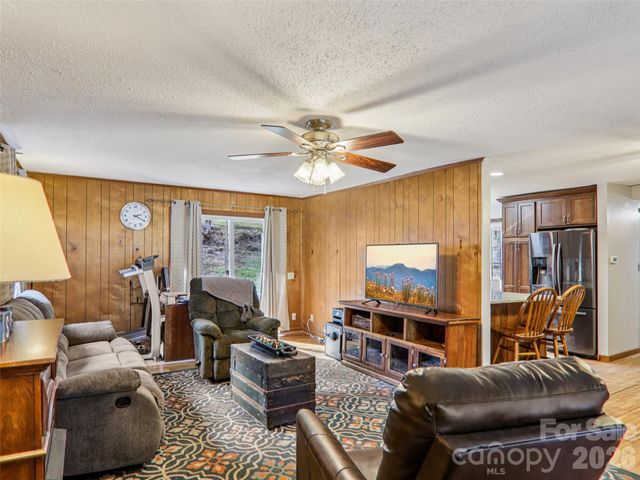 7 Landon Mountain Lane, Weaverville, NC 28787