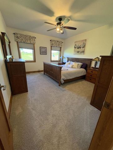 N929 QUARRY RIM ROAD, Hortonville, WI 54944