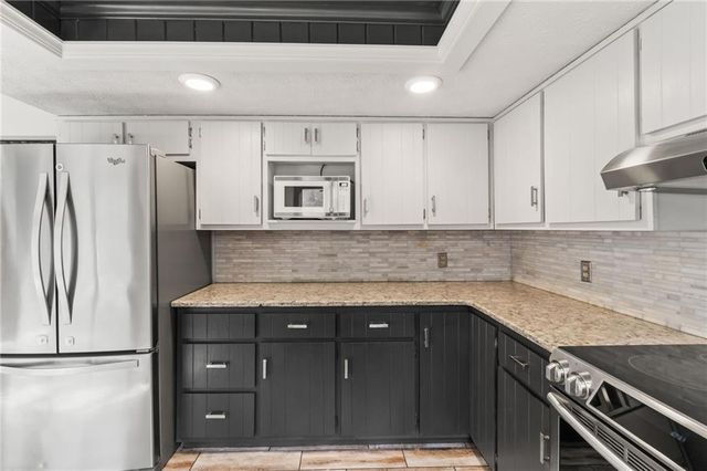 5530 Bourbon Drive, Gainesville, GA 30506