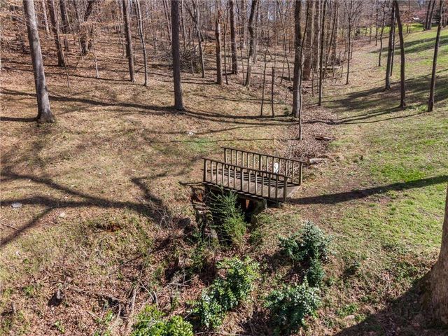 5530 Bourbon Drive, Gainesville, GA 30506