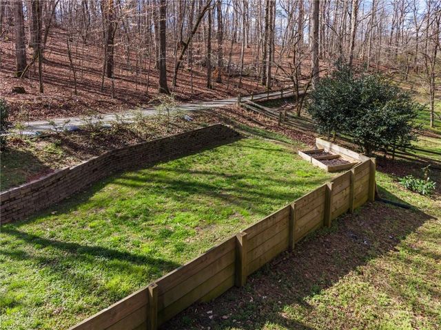 5530 Bourbon Drive, Gainesville, GA 30506