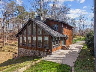 5530 Bourbon Drive, Gainesville, GA 30506