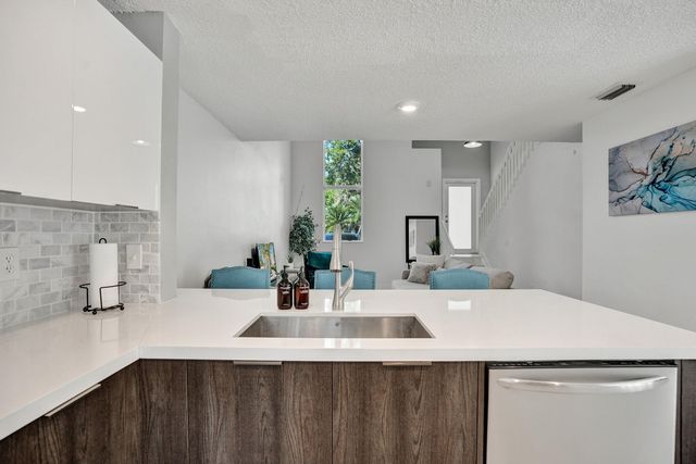 9841 NW 9th Court, Plantation, FL 33324