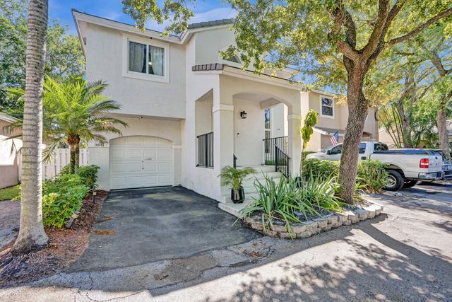 9841 NW 9th Court, Plantation, FL 33324