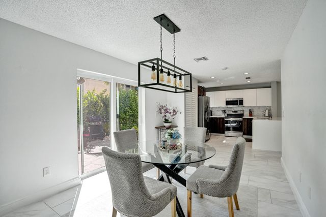 9841 NW 9th Court, Plantation, FL 33324