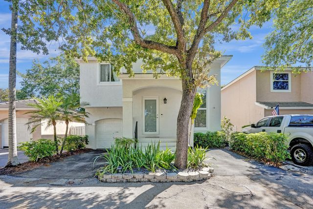 9841 NW 9th Court, Plantation, FL 33324