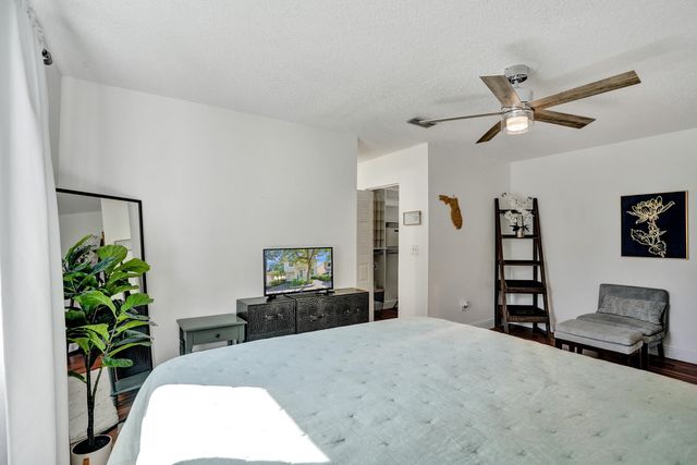 9841 NW 9th Court, Plantation, FL 33324