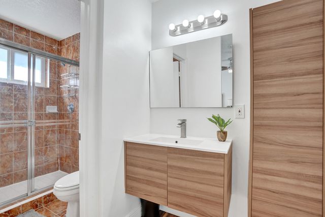 9841 NW 9th Court, Plantation, FL 33324