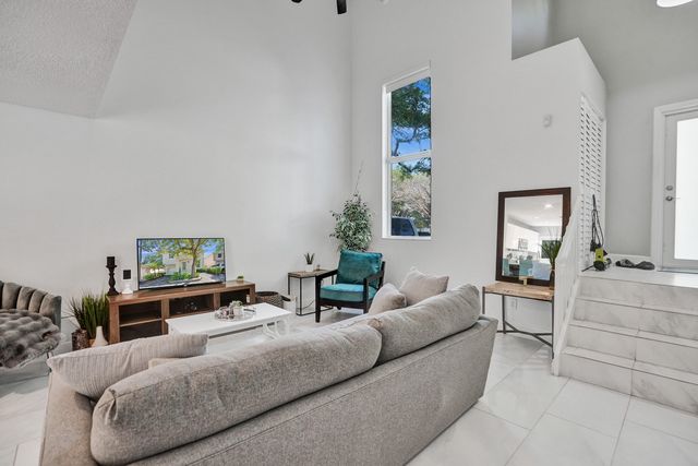 9841 NW 9th Court, Plantation, FL 33324