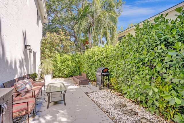 9841 NW 9th Court, Plantation, FL 33324