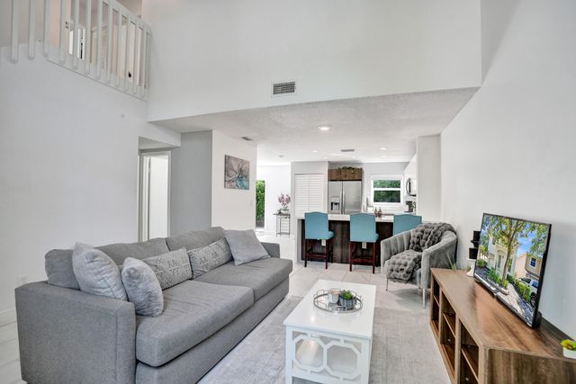 9841 NW 9th Court, Plantation, FL 33324