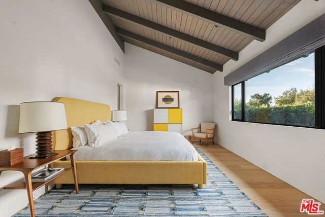 433 Bellagio Terrace, Los Angeles, CA 90049