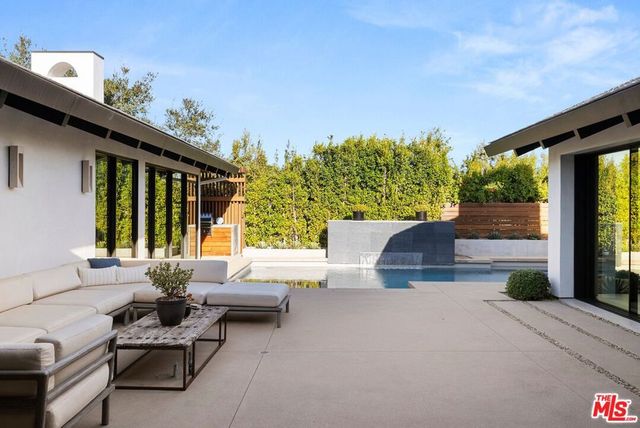 433 Bellagio Terrace, Los Angeles, CA 90049
