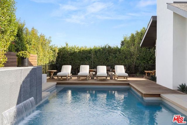 433 Bellagio Terrace, Los Angeles, CA 90049