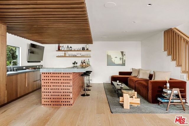 433 Bellagio Terrace, Los Angeles, CA 90049