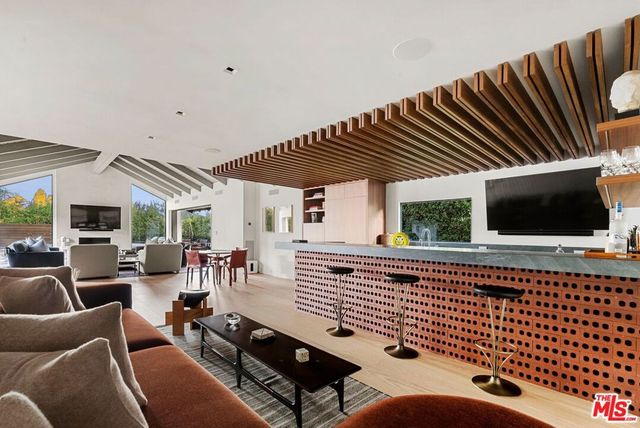 433 Bellagio Terrace, Los Angeles, CA 90049