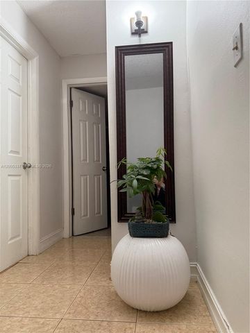 1100 SE 4th Ave 32, Deerfield Beach, FL 33441