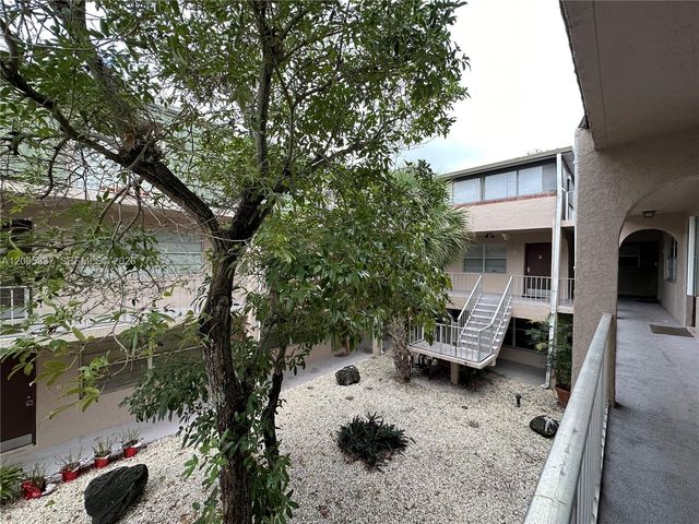 1100 SE 4th Ave 32, Deerfield Beach, FL 33441
