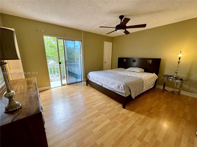 1100 SE 4th Ave 32, Deerfield Beach, FL 33441