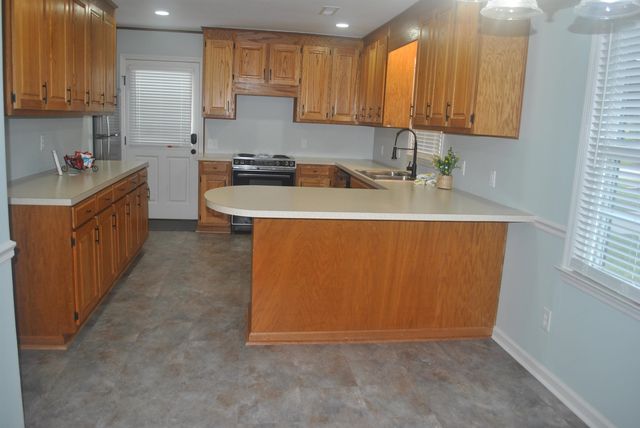 396 Lakewood Ave., Georgetown, SC 29440