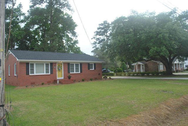 396 Lakewood Ave., Georgetown, SC 29440