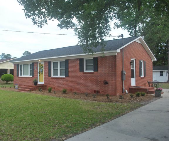 396 Lakewood Ave., Georgetown, SC 29440