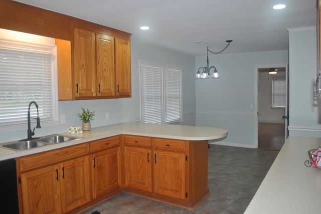 396 Lakewood Ave., Georgetown, SC 29440