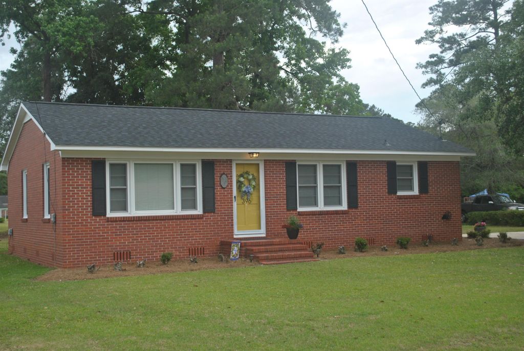 396 Lakewood Ave., Georgetown, SC 29440