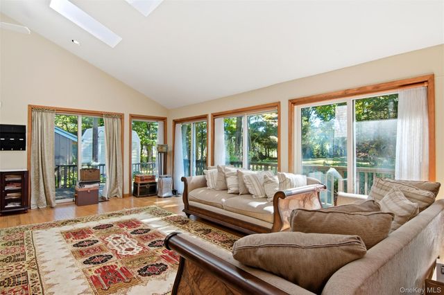 18 Greenlawn Road, Huntington, NY 11743