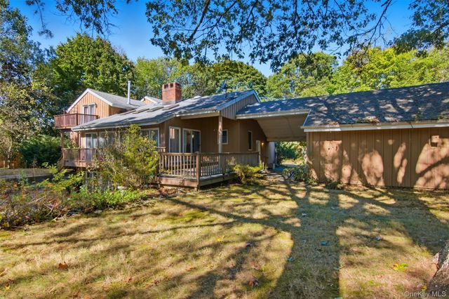 18 Greenlawn Road, Huntington, NY 11743